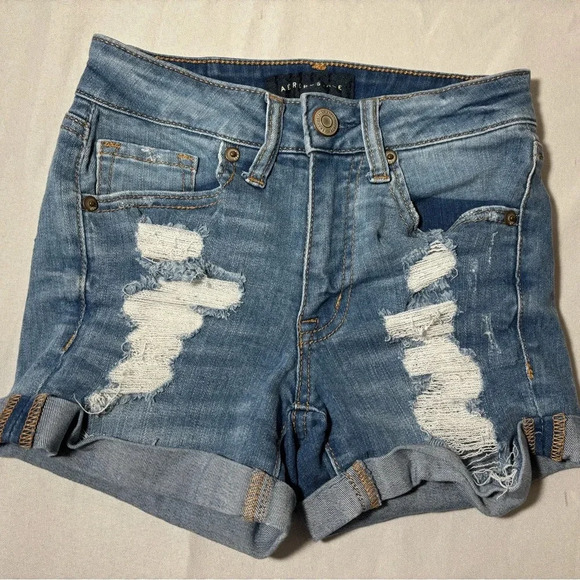 Womens size 000 juniors Aeropostale Jean shorts, #B714 - Picture 1 of 3
